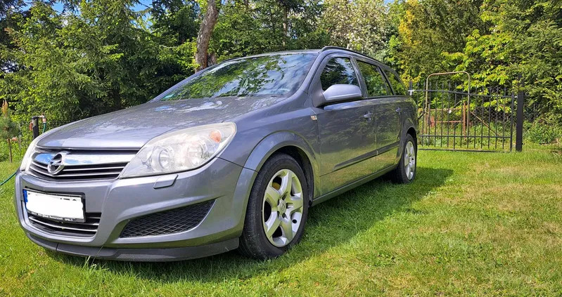 świętokrzyskie Opel Astra cena 6900 przebieg: 330000, rok produkcji 2007 z Poznań